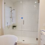 shower with doors 2