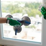 Vacuum,Suction,Lifter.,Hand,Holding,A,Special,Tool,For,Carrying